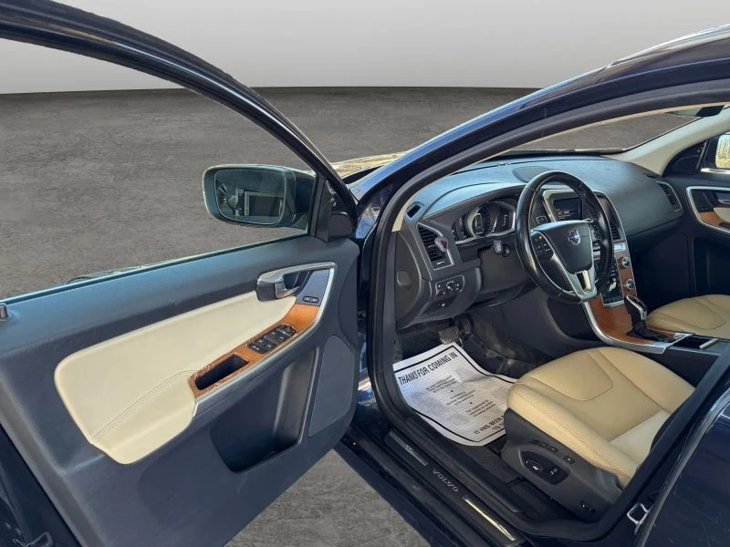 2017 Volvo XC60 1st Gen - Image 9 of 12