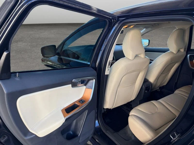 2017 Volvo XC60 1st Gen - Image 12 of 12