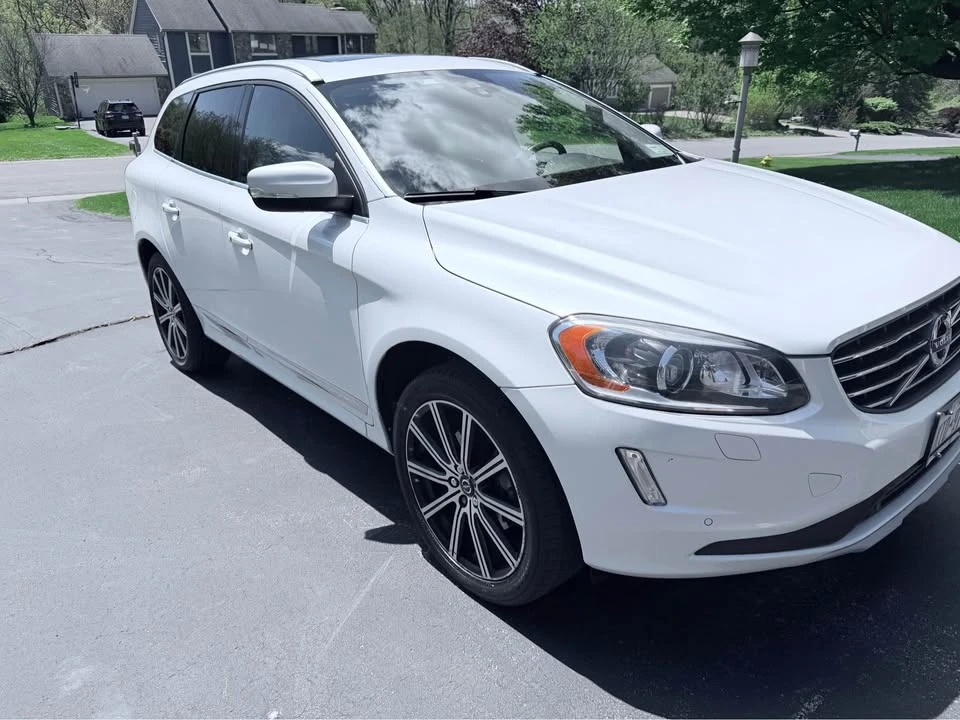 2017 Volvo XC60 1st Gen - Image 3 of 21
