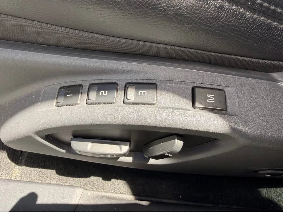 2017 Volvo XC60 1st Gen - Image 16 of 21