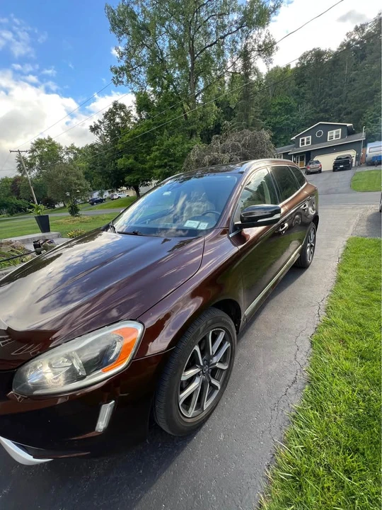 2017 Volvo XC60 1st Gen - Image 4 of 14
