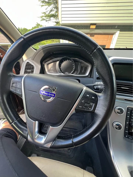 2017 Volvo XC60 1st Gen - Image 6 of 14