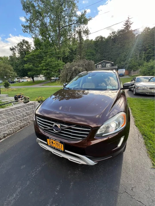 2017 Volvo XC60 1st Gen - Image 5 of 14