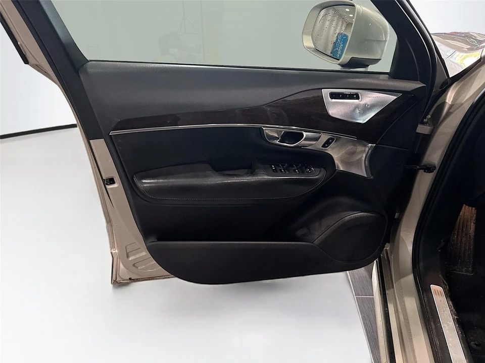 2017 Volvo XC90 2nd Gen - Image 9 of 16