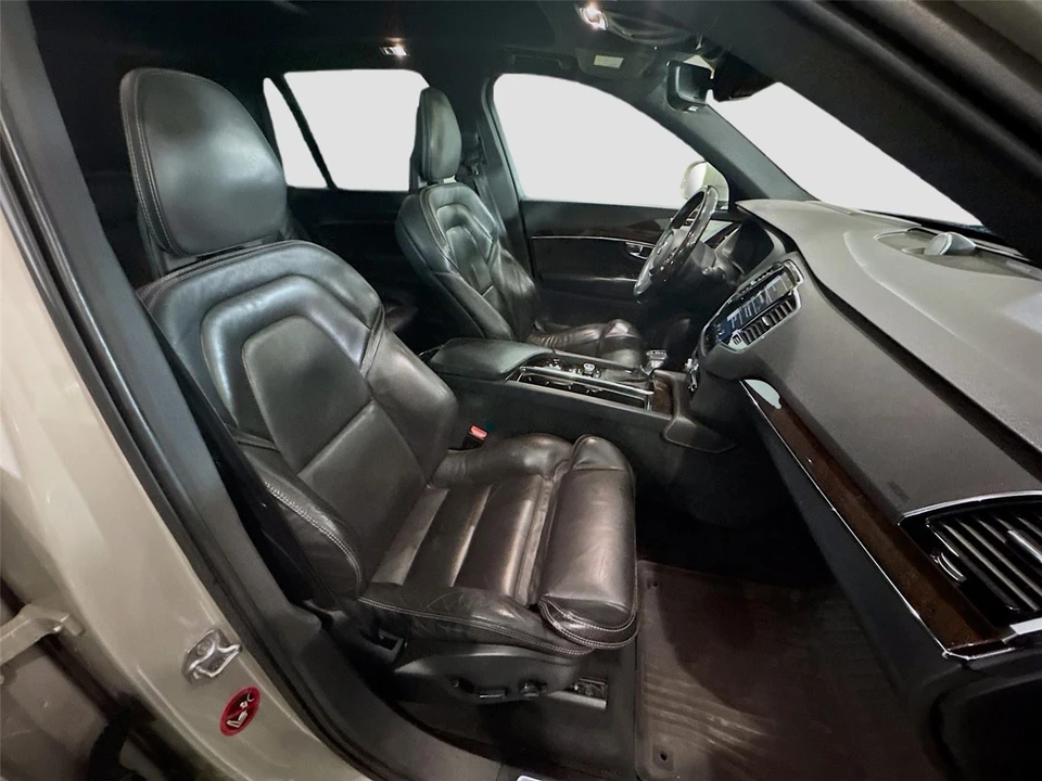 2017 Volvo XC90 2nd Gen - Image 14 of 16