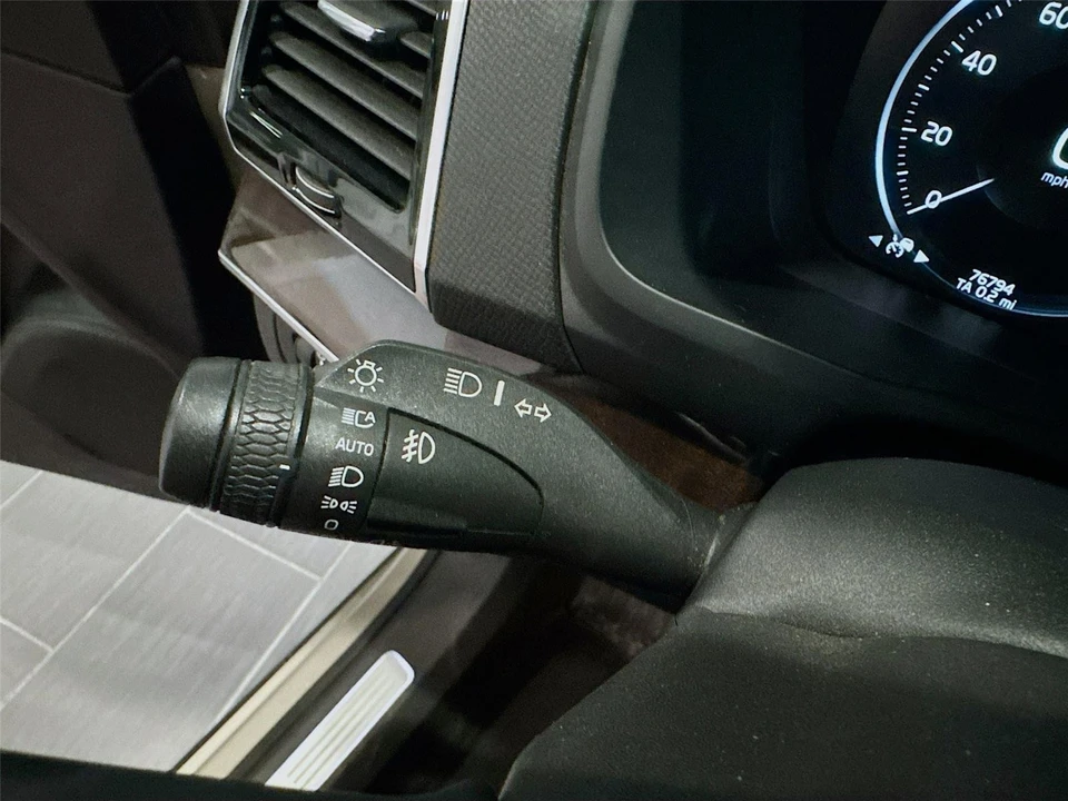 2017 Volvo XC90 2nd Gen - Image 5 of 31