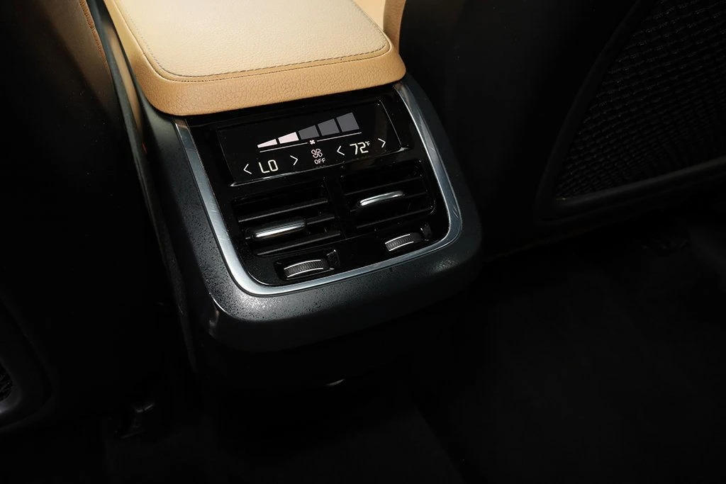 2017 Volvo XC90 2nd Gen - Image 30 of 31