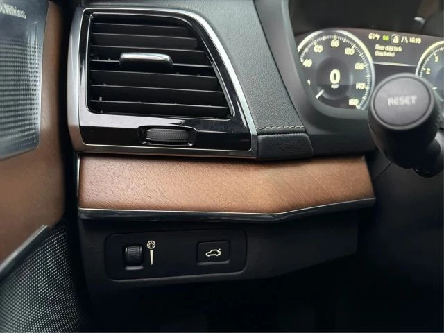 2017 Volvo XC90 2nd Gen - Image 18 of 23