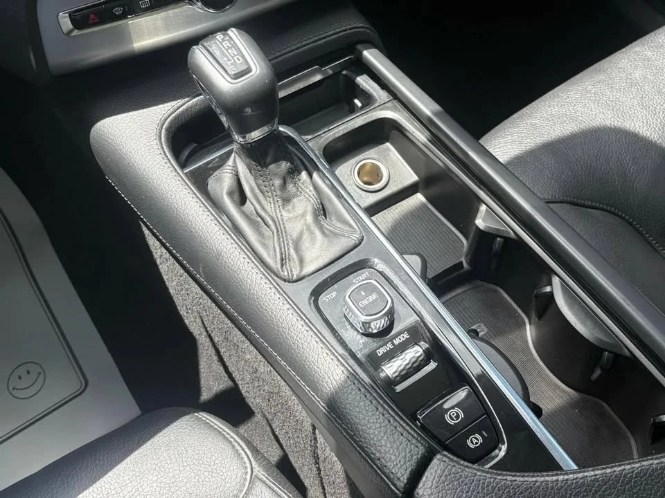 2017 Volvo XC90 2nd Gen - Image 19 of 20