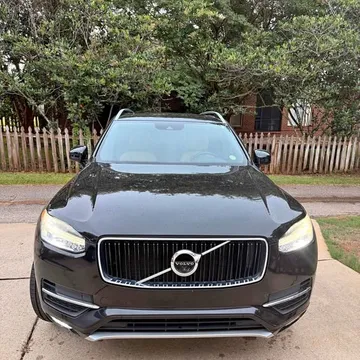 2017 Volvo XC90 T6 Momentum Sport Utility 4D