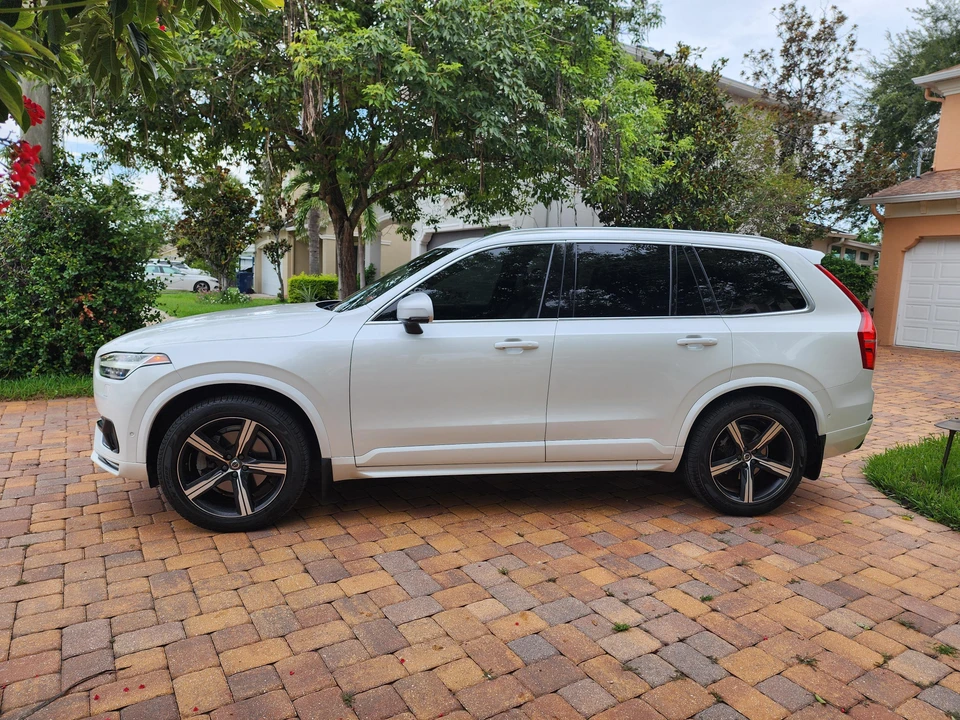 2017 Volvo XC90 2nd Gen - Image 9 of 31