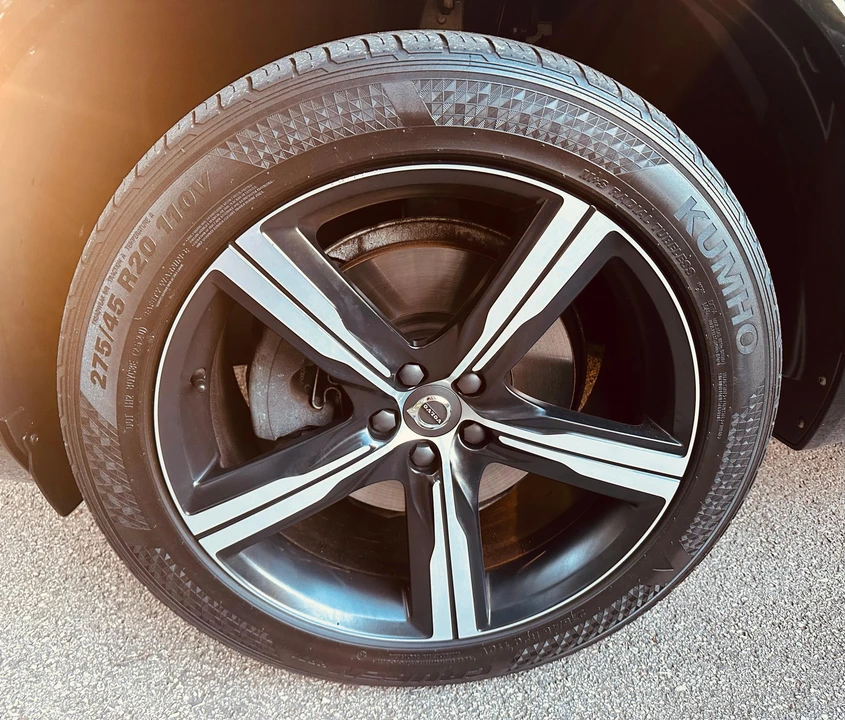 2017 Volvo XC90 2nd Gen - Image 29 of 31