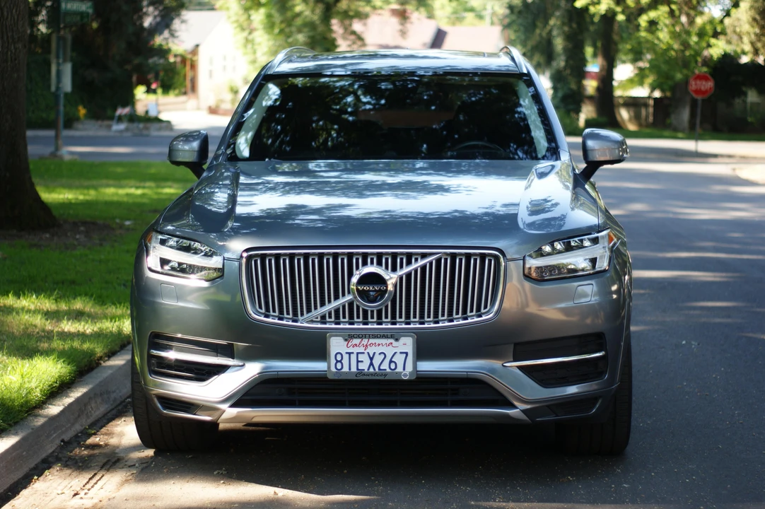 2017 Volvo XC90 2nd Gen - Image 2 of 31