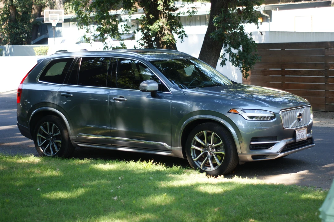 2017 Volvo XC90 2nd Gen - Image 15 of 31