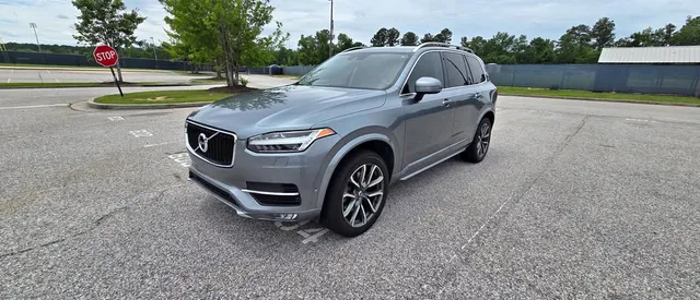 2017 Volvo XC90 T6 Momentum AWD