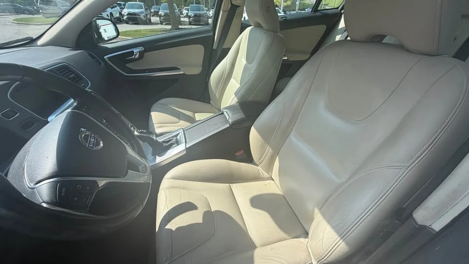 2017 Volvo S60 2nd Gen - Image 5 of 8