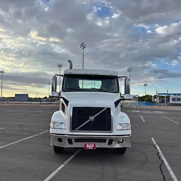 2017 Volvo VNM