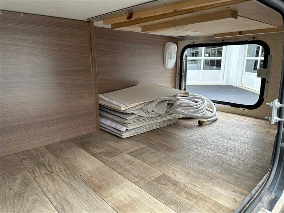 2017 Winnebago - Image 13 of 31