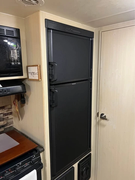 2017 Winnebago - Image 10 of 10