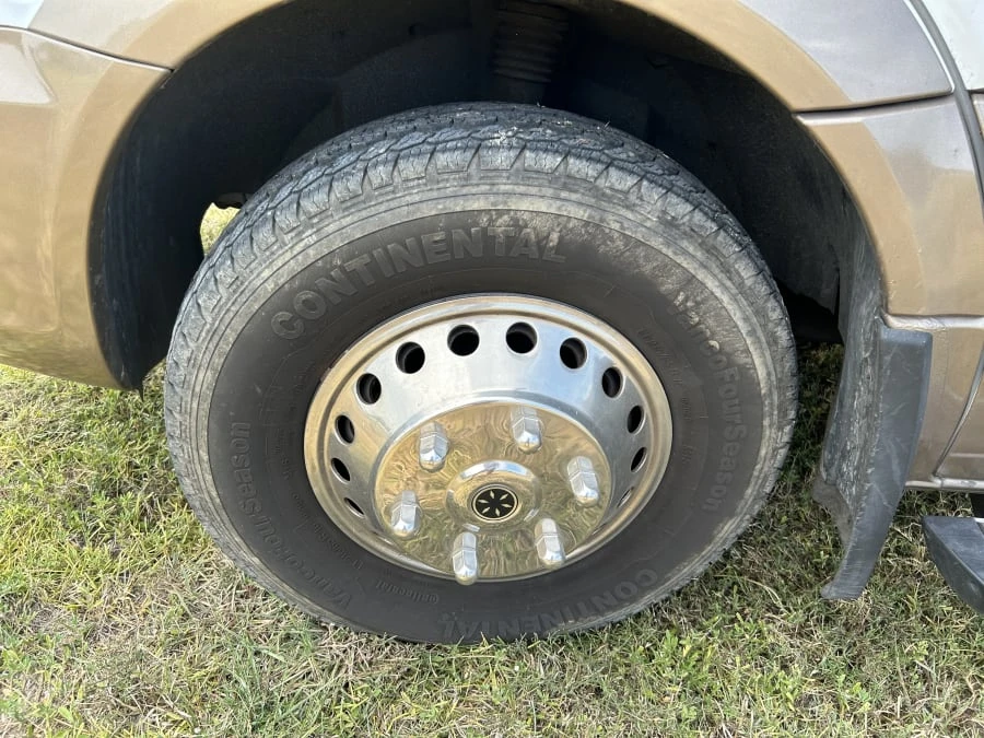2017 Winnebago - Image 8 of 31