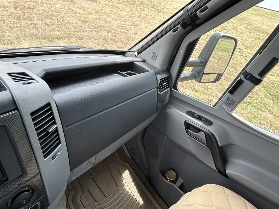 2017 Winnebago - Image 31 of 31