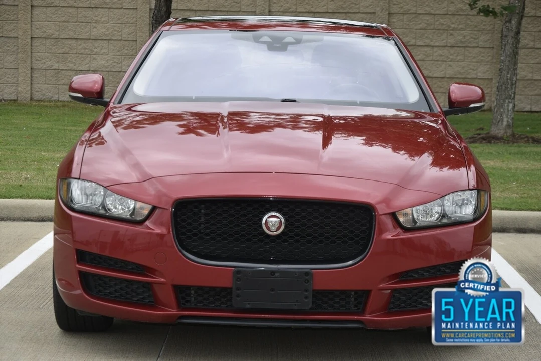 2017 Jaguar XE - Image 2 of 4