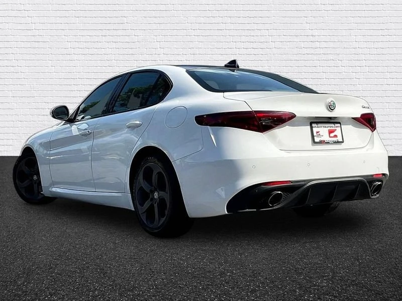 2017 Alfa Romeo Giulia - Image 4 of 12