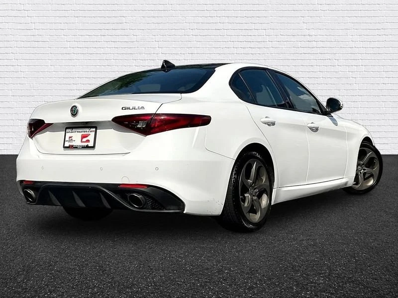 2017 Alfa Romeo Giulia - Image 6 of 12