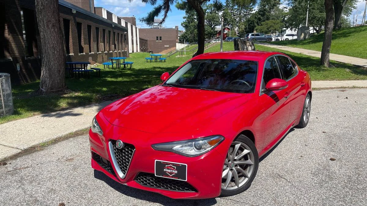 2017 Alfa Romeo Giulia - Image 5 of 18