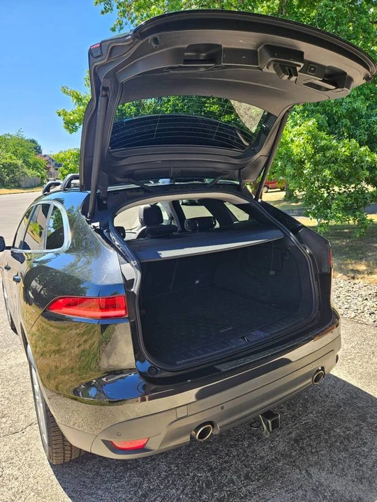 2017 Jaguar F-Pace - Image 2 of 13
