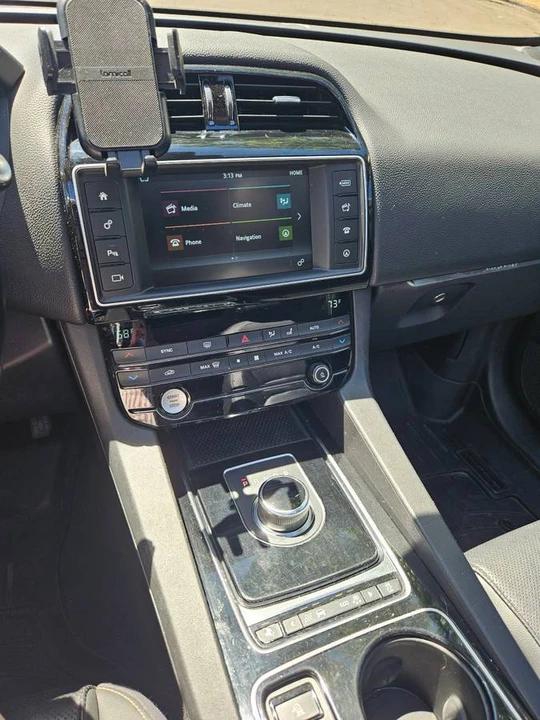 2017 Jaguar F-Pace - Image 4 of 13