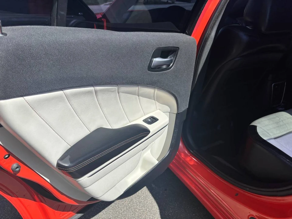 2017 Dodge Charger 7th Gen - Image 14 of 19