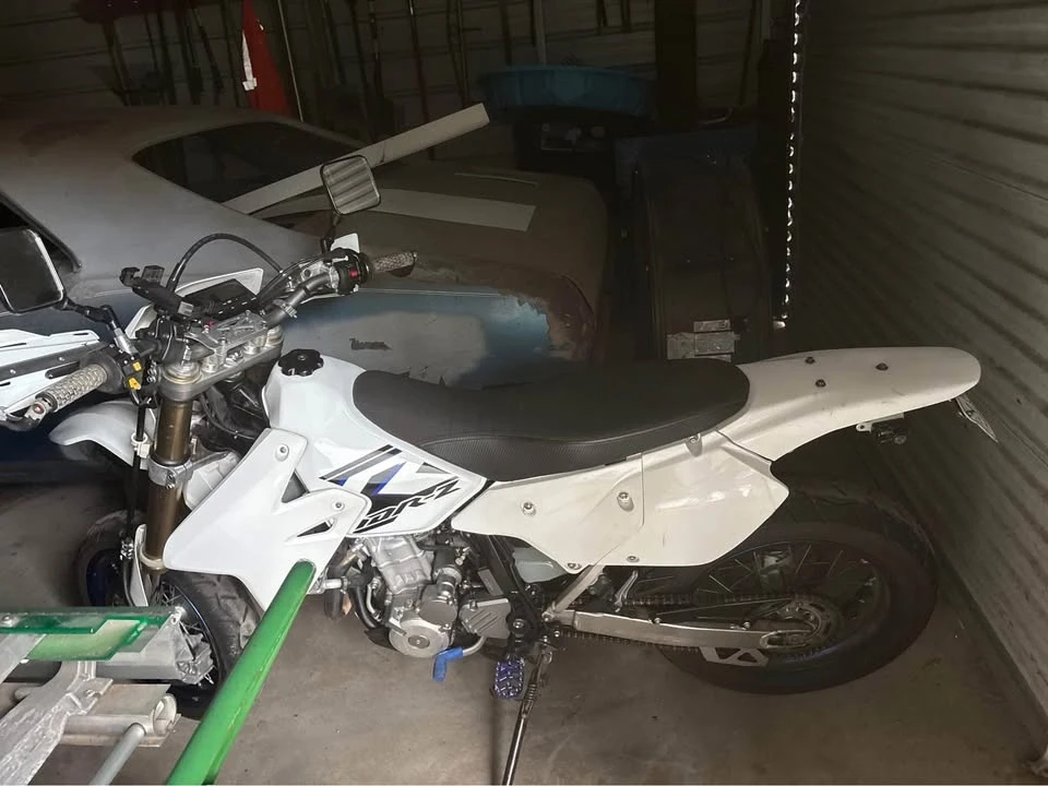 2017 Suzuki Motorcycles - Image 2 of 3