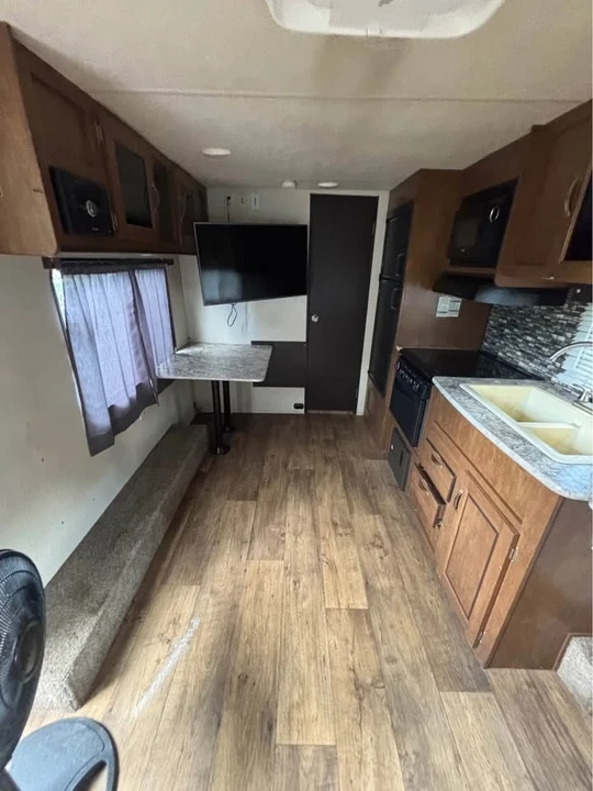 2017 Forest River - Image 6 of 10