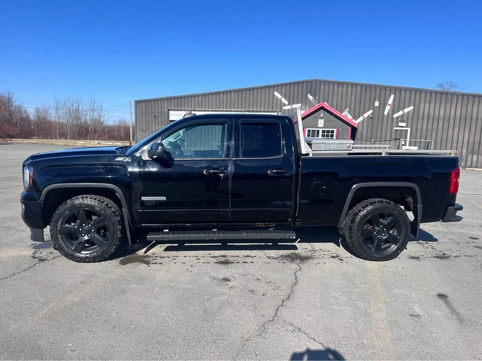 2017 GMC Sierra 4th Gen - Image 2 of 4