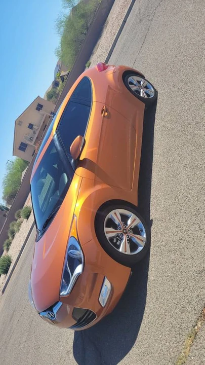 2017 Hyundai Veloster - Image 2 of 8
