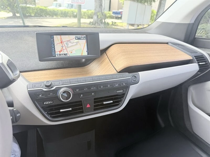 2017 BMW i3 - Image 20 of 21