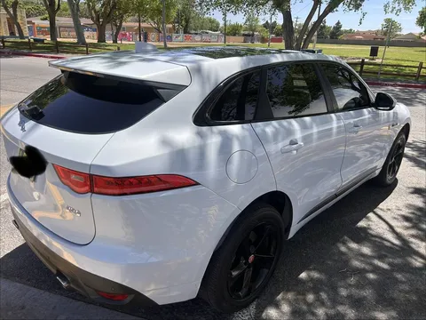 2017 Jaguar F-Pace - Image 3 of 7