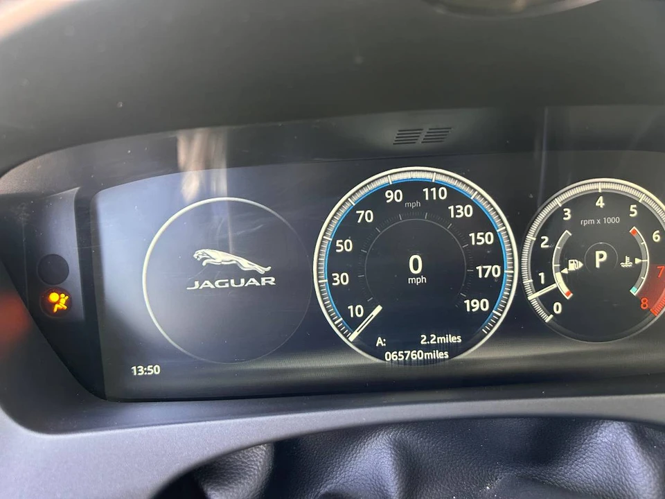 2017 Jaguar F-Pace - Image 6 of 7