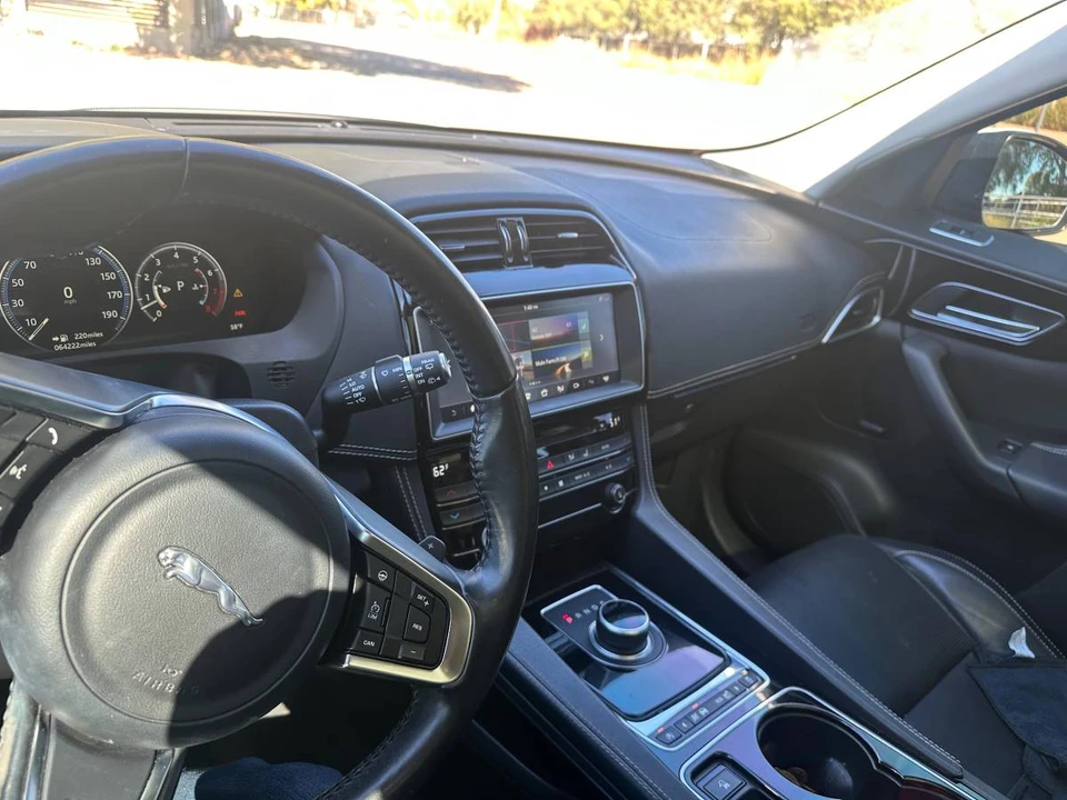 2017 Jaguar F-Pace - Image 12 of 13