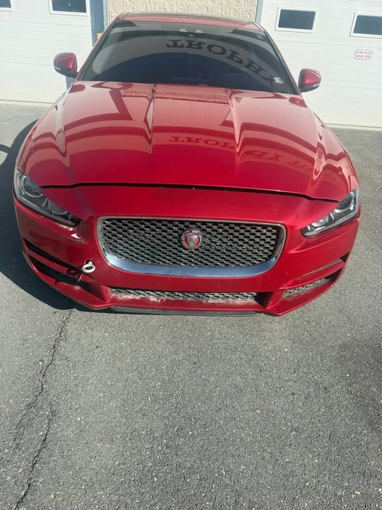 2017 Jaguar XE - Image 5 of 10