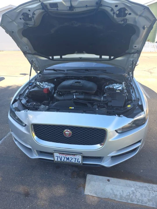 2017 Jaguar XE - Image 8 of 9