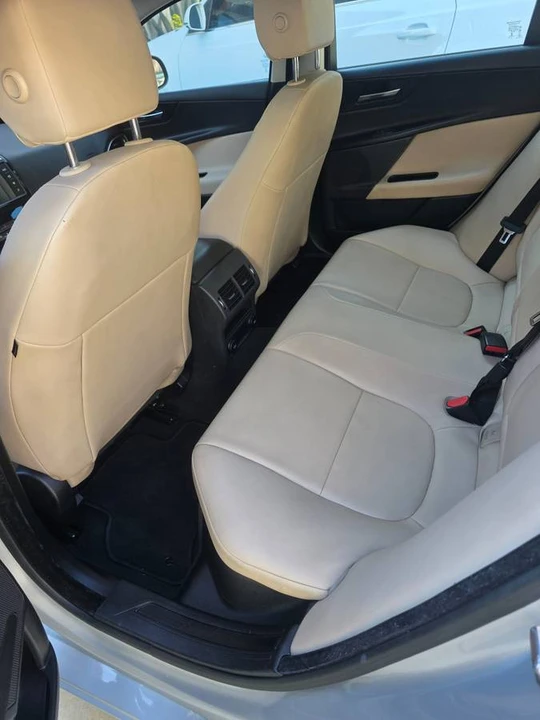 2017 Jaguar XE - Image 3 of 6