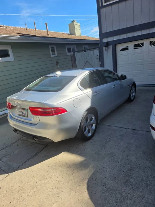 2017 Jaguar XE - Image 6 of 6