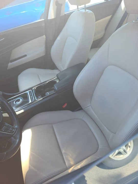 2017 Jaguar XE - Image 9 of 9
