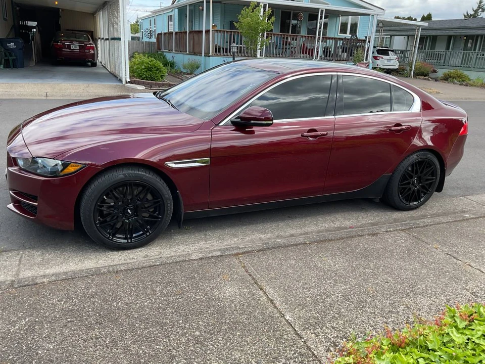 2017 Jaguar XE - Image 20 of 23