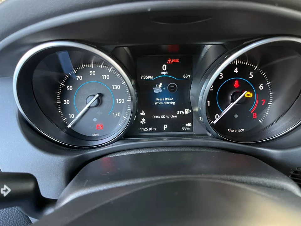 2017 Jaguar XE - Image 16 of 23