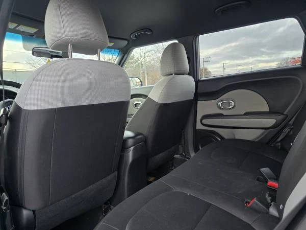 2017 Kia Soul - Image 16 of 20