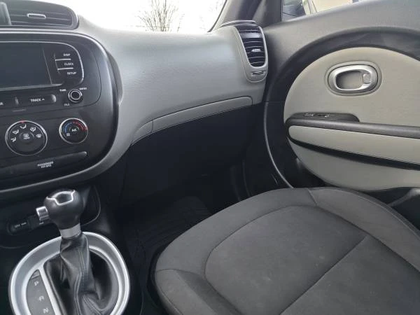 2017 Kia Soul - Image 14 of 20