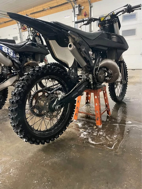 2017 KTM - Image 4 of 5